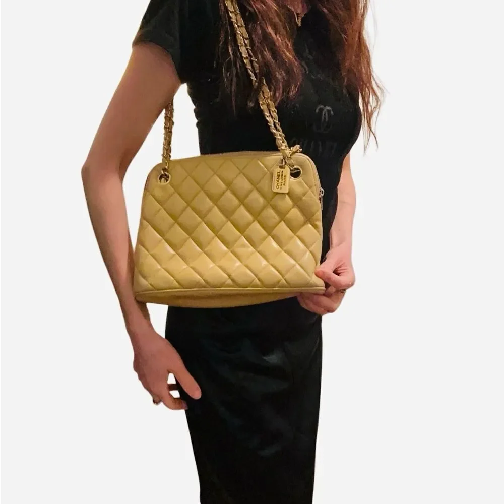 CHANEL Yellow Quilted Shoulder Bag with Chain Strap - Picture 2 of 16